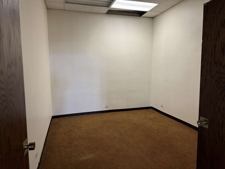More Photos Of 6400 S Pulaski Rd, Chicago Storefront Retail Office For Lease