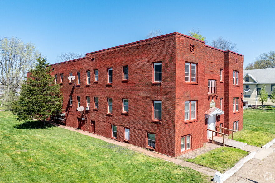 Primary Photo Of 1119 4th Ave, Rock Island Apartments For Sale