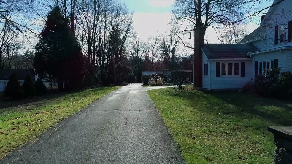 Primary Photo Of 465 Hills St, East Hartford Contractor Storage Yard For Sale