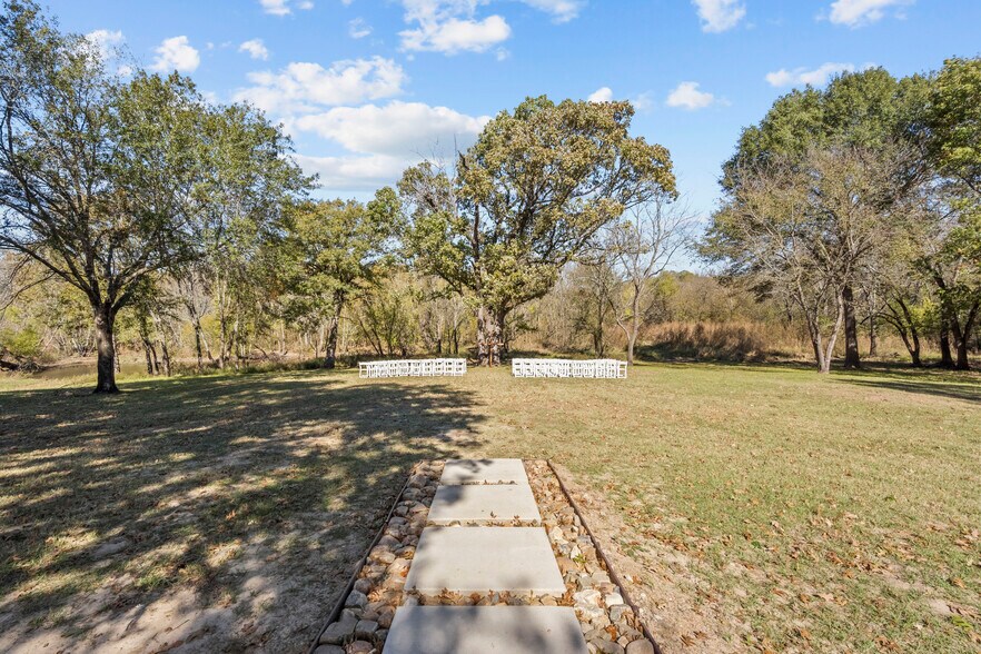 More Photos Of 9016 Private Road 2329, Terrell Lodge Meeting Hall For Sale