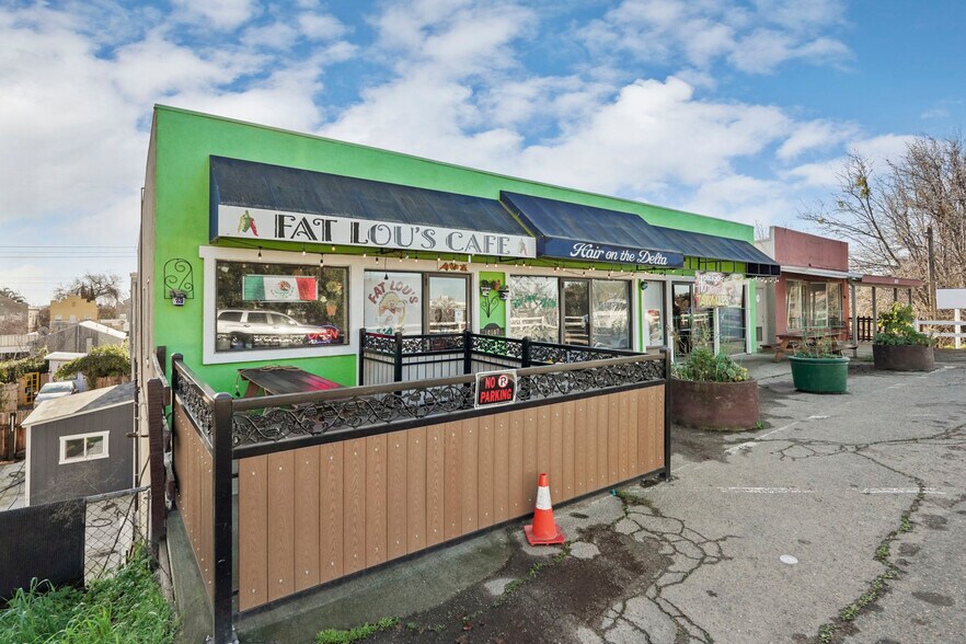 More Photos Of 14144 Market St, Walnut Grove Storefront For Sale