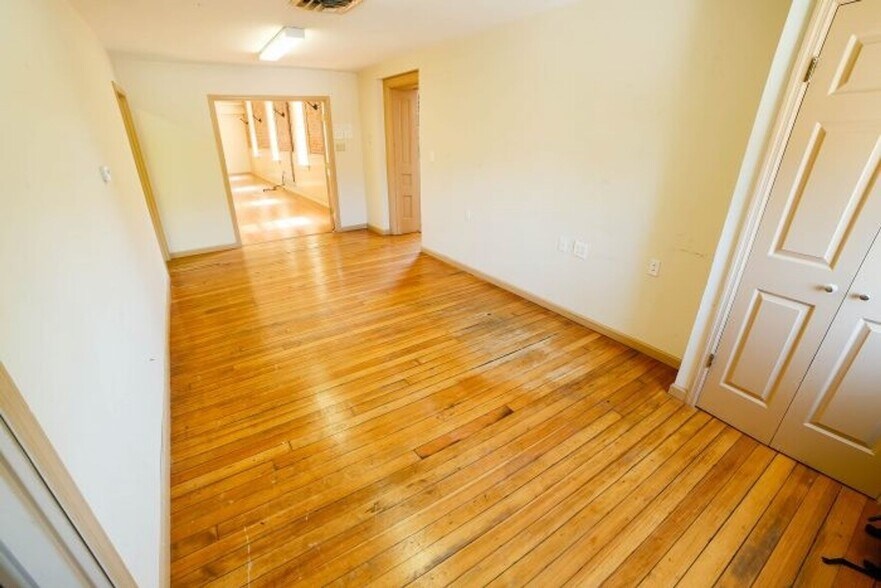 More Photos Of 12-14 N Newstead Ave, Saint Louis Office For Sale