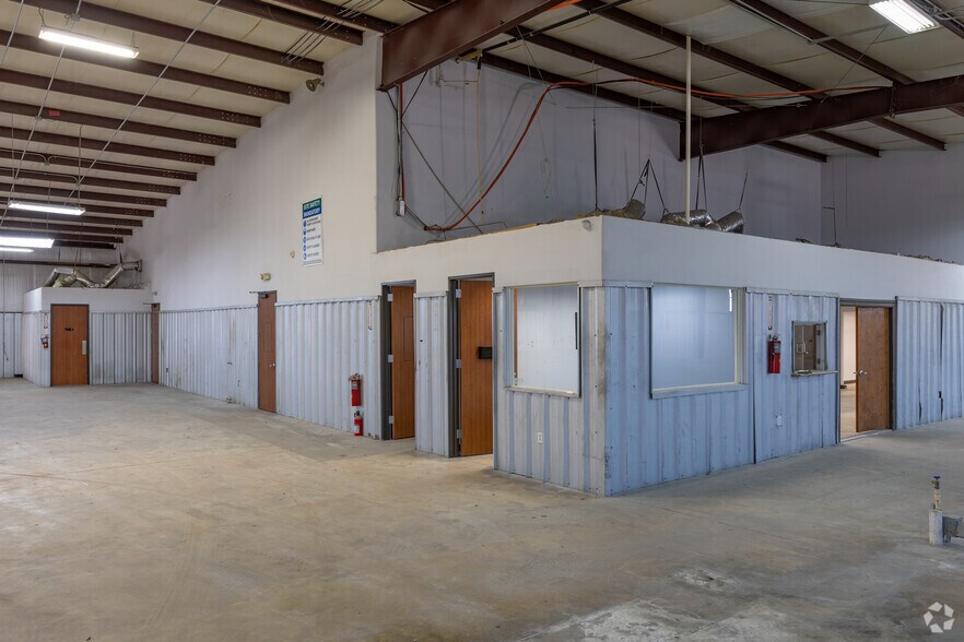 More Photos Of 12306 Shiloh Church Rd, Houston Warehouse For Lease
