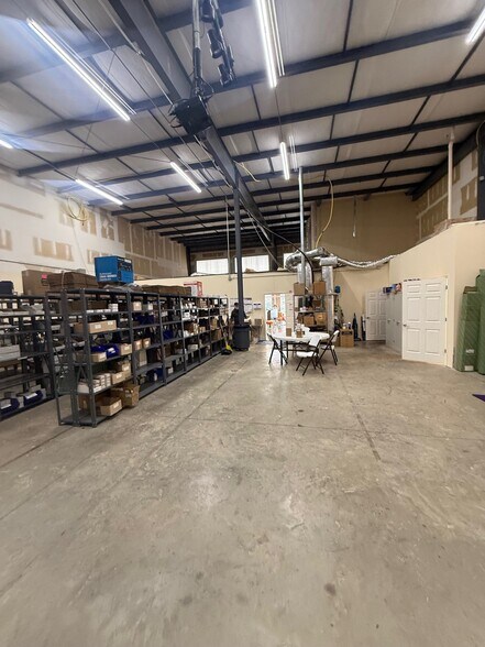 More Photos Of 11501 Plantside Dr, Louisville Light Distribution For Lease