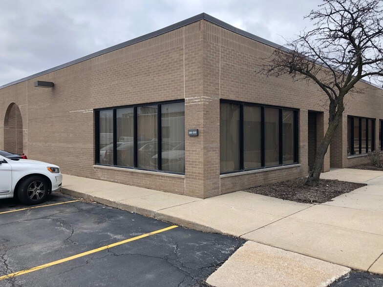 More Photos Of 220-320 Howard Ave, Des Plaines Light Distribution For Sale