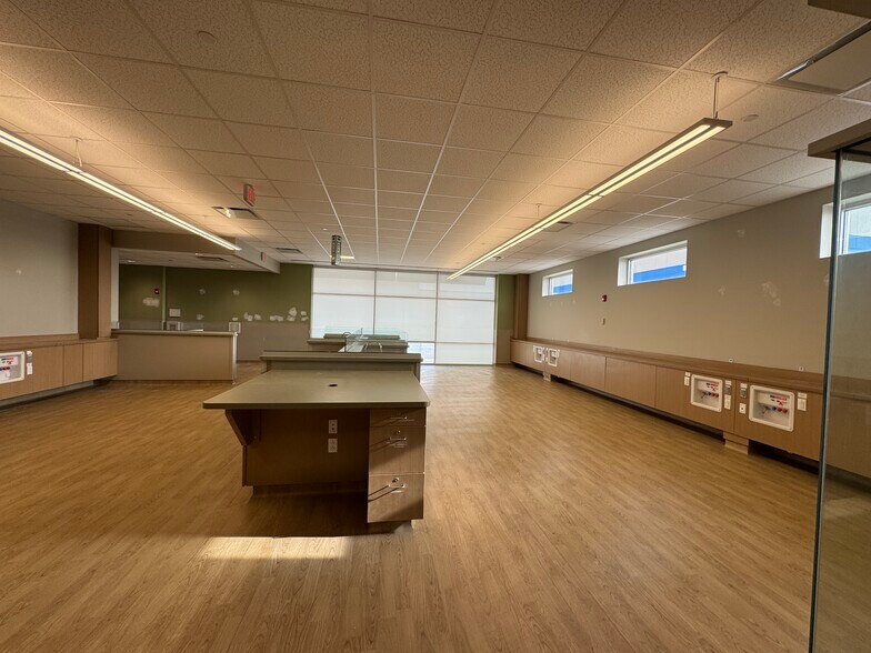 More Photos Of 2521 Walden Ave, Cheektowaga Storefront Retail Office For Lease