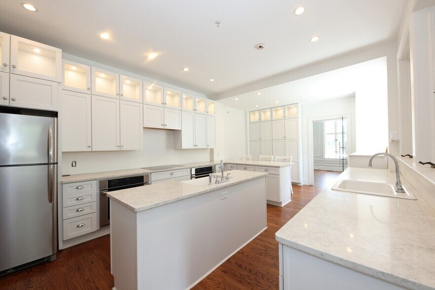 More Photos Of 12 Lotus Ave, Chester Specialty For Lease