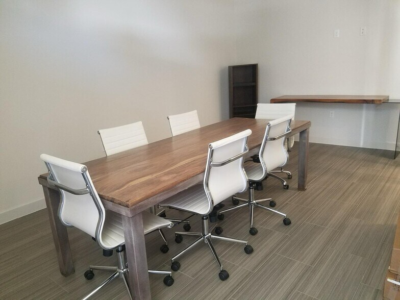 More Photos Of 26207 Oak Ridge Dr, Spring Medical For Lease