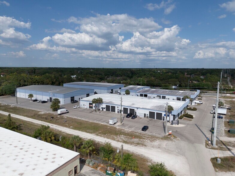 More Photos Of 4755 Mercantile Ave, Naples Unknown For Lease