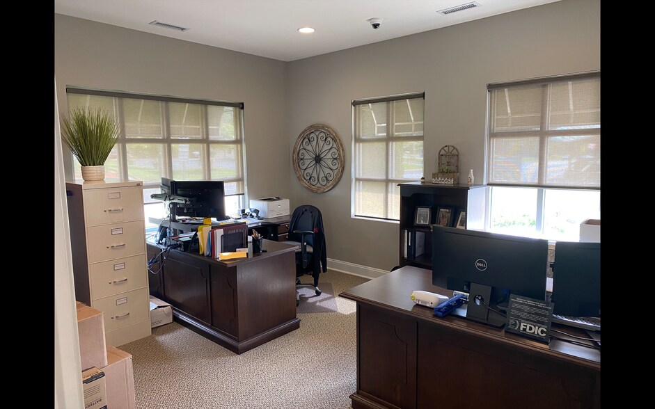 More Photos Of 100 Edgewood Ave, Landrum Medical For Sale