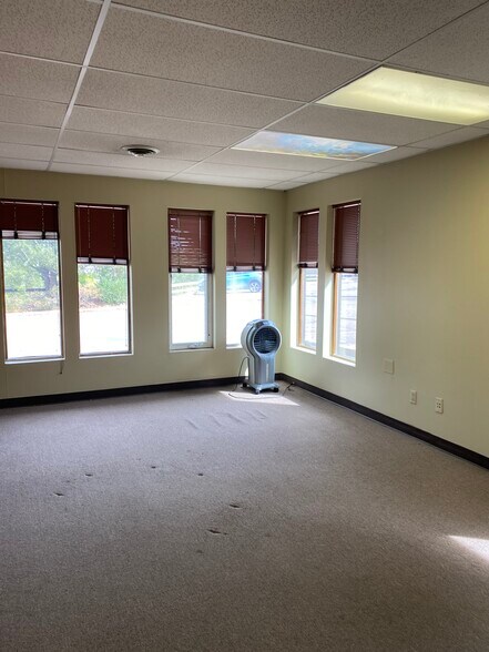 More Photos Of 6055 Lehman Dr, Colorado Springs Office For Lease