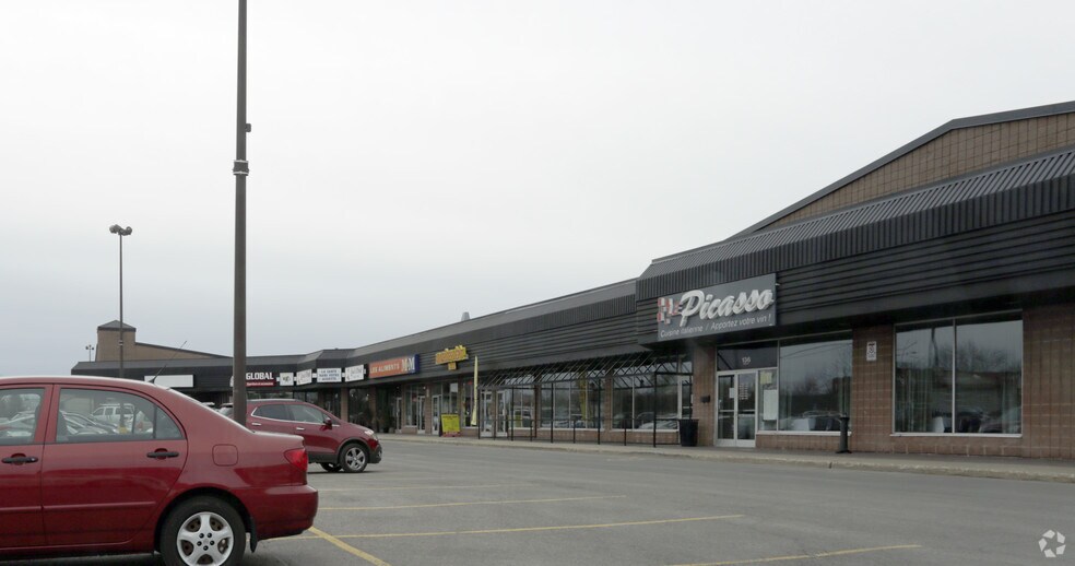 More Photos Of 136 Av 25e, St-Eustache Storefront For Lease