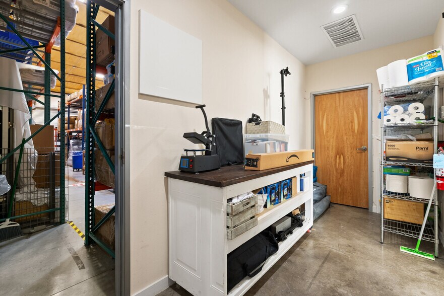 More Photos Of 2000 Windy Ter, Cedar Park Warehouse For Sale