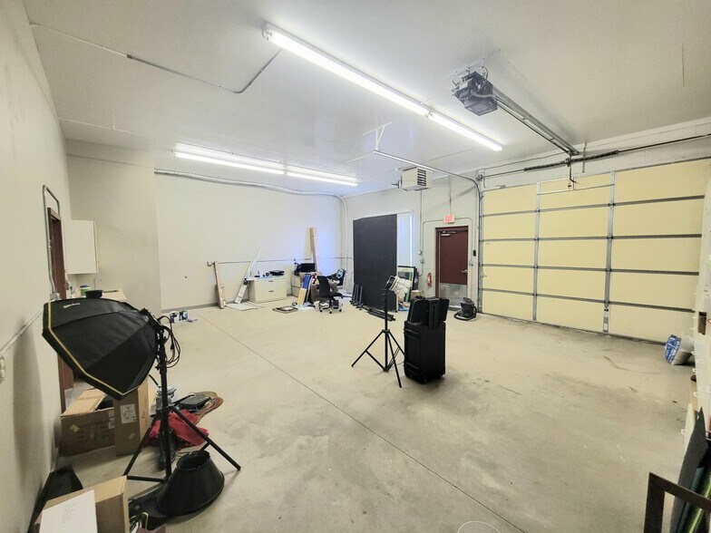 More Photos Of 1110 Arrowhead Ct, Crown Point Flex For Lease