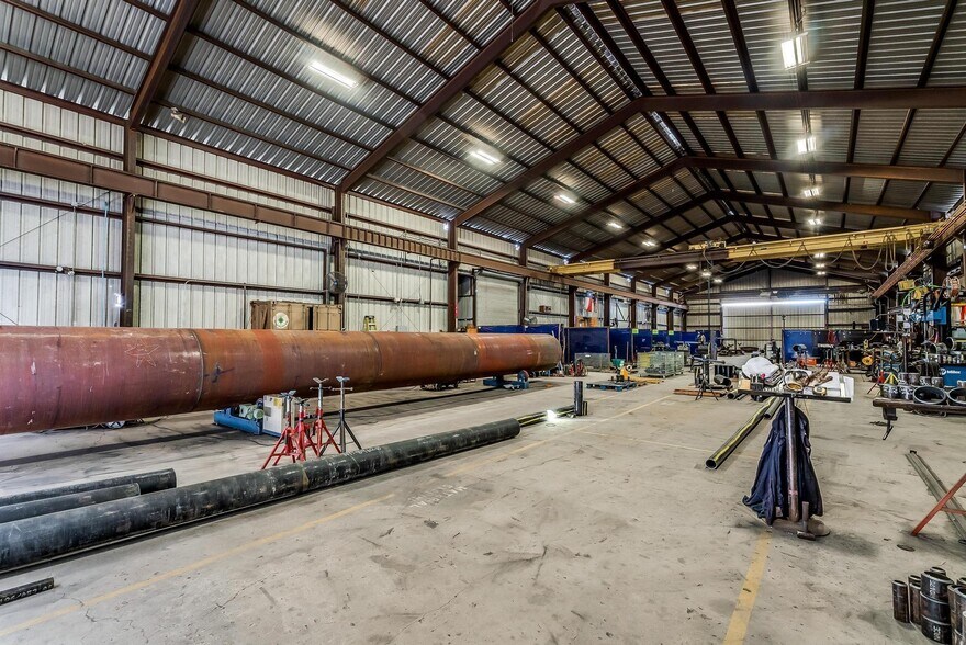 More Photos Of 520 Tradeway Dr, Mineral Wells Warehouse For Sale