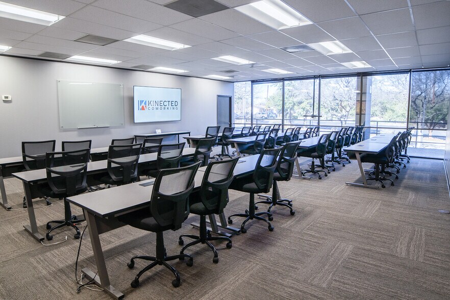 More Photos Of 10401 W IH-10, San Antonio Coworking Space