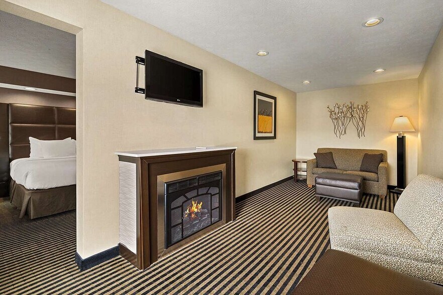 More Photos Of 6109 Cambridge Way, Plainfield Hotel For Sale