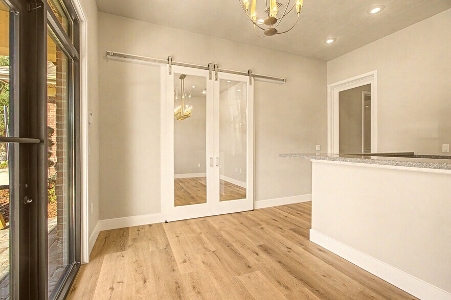 More Photos Of 13598 W Newberry Rd, Newberry Office For Lease