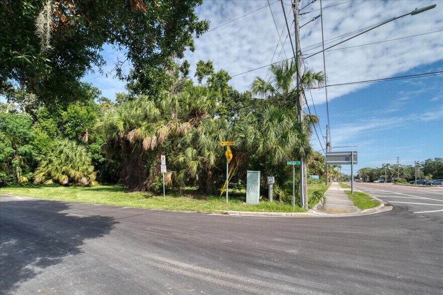 More Photos Of 1040 Broadway, Dunedin Land For Lease