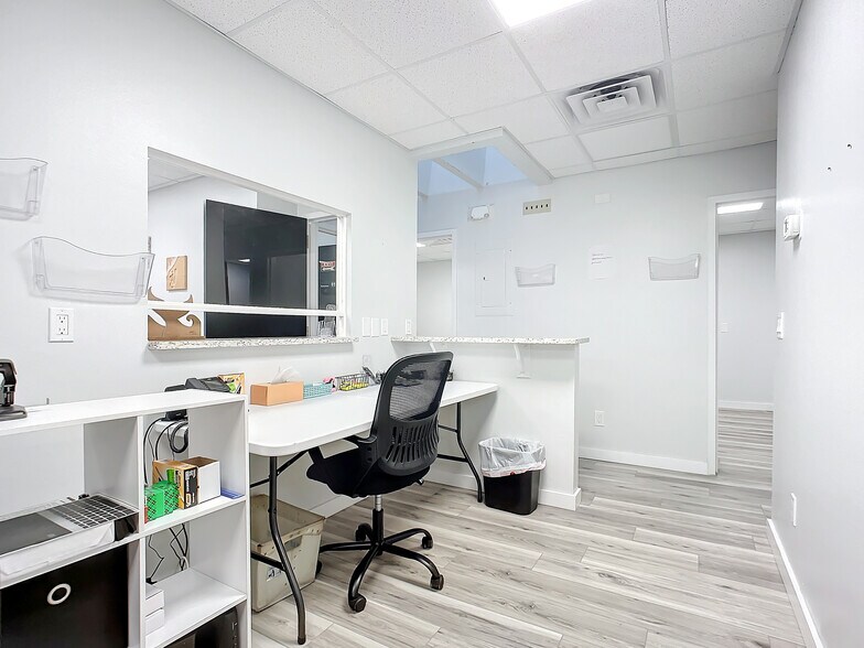 More Photos Of 405 Downing St, New Smyrna Beach Medical For Sale
