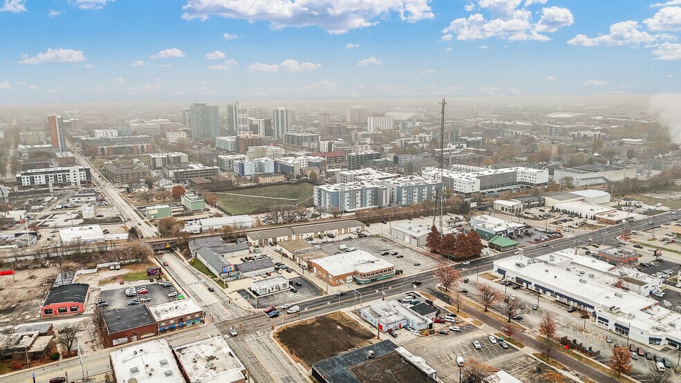 More Photos Of 401 S Neil St, Champaign Land For Lease