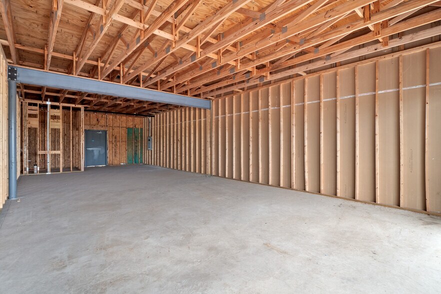 More Photos Of 1219 E Cedar St, New Baden Storefront Retail Office For Sale