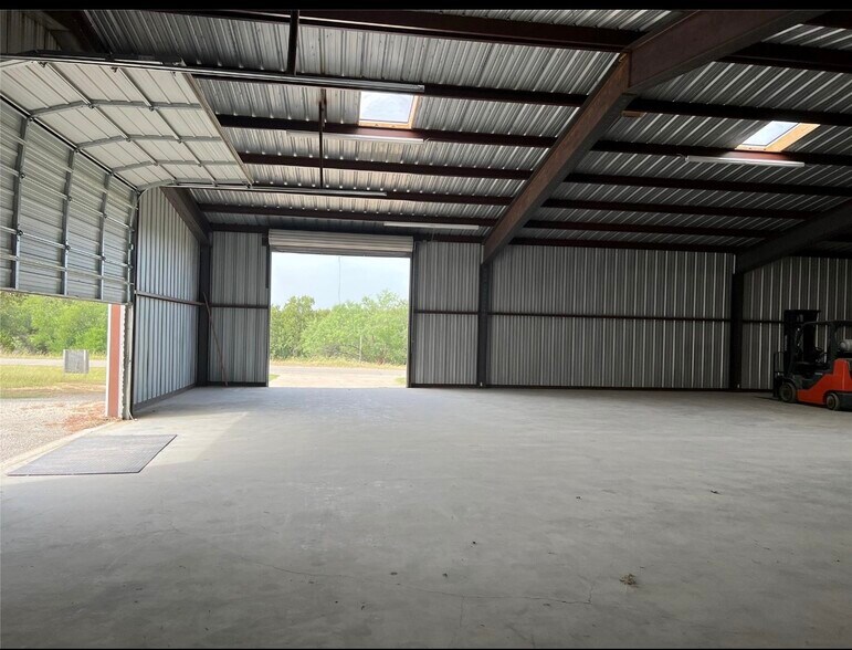 More Photos Of 411 Lee Rd, Mineral Wells Warehouse For Sale
