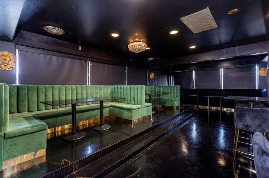 More Photos Of 8021 Hamilton Ave, Cincinnati General Retail For Sale