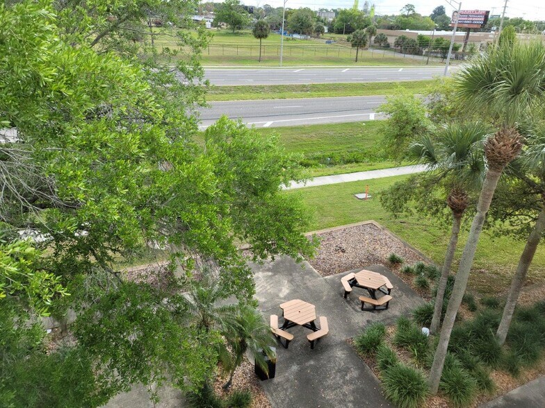 More Photos Of 5104 N Orange Blossom Trl, Orlando Office Residential For Lease