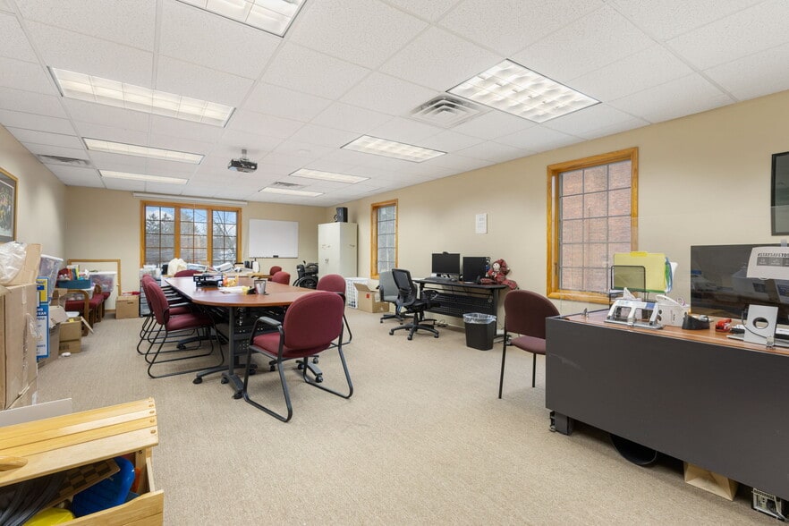 More Photos Of 2622 South Ave, Wappingers Falls Office For Sale
