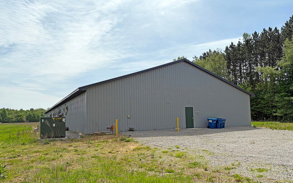 Primary Photo Of 6745 Oak Rd, Vassar Distribution For Sale