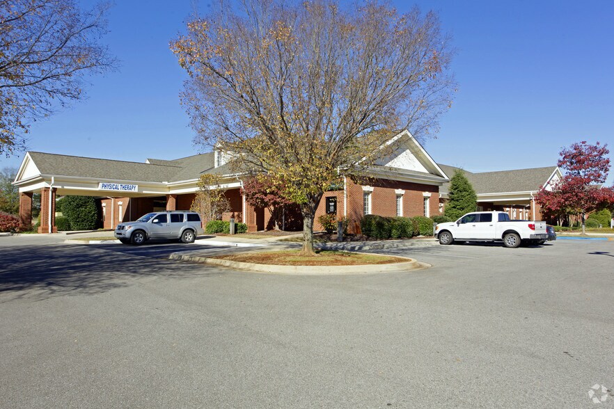 More Photos Of 44 Hughes Rd, Madison Medical For Lease