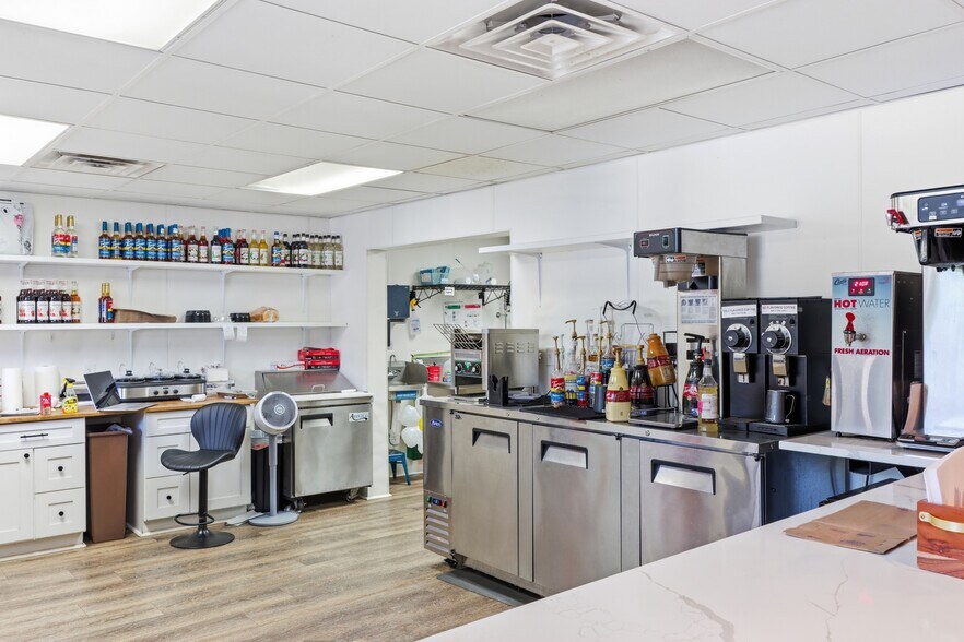 More Photos Of 505 W US-80 Hwy, Pooler Service For Sale
