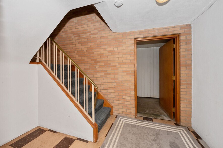 More Photos Of 2310 Van Leunen Dr, Cincinnati Multifamily For Sale