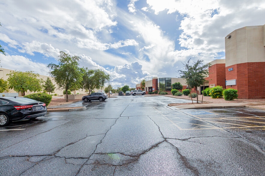 More Photos Of 104 S 54th St, Chandler Flex For Lease