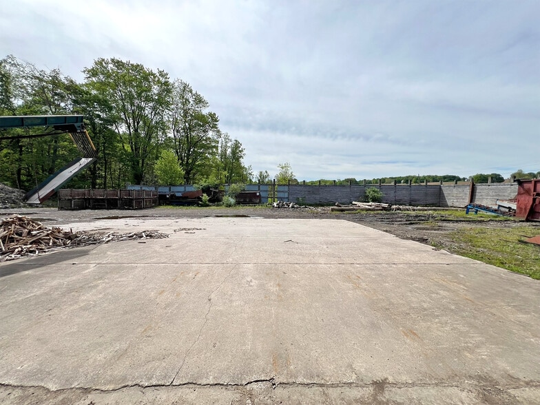 More Photos Of 9711 Perry Hwy, Waterford Warehouse For Sale