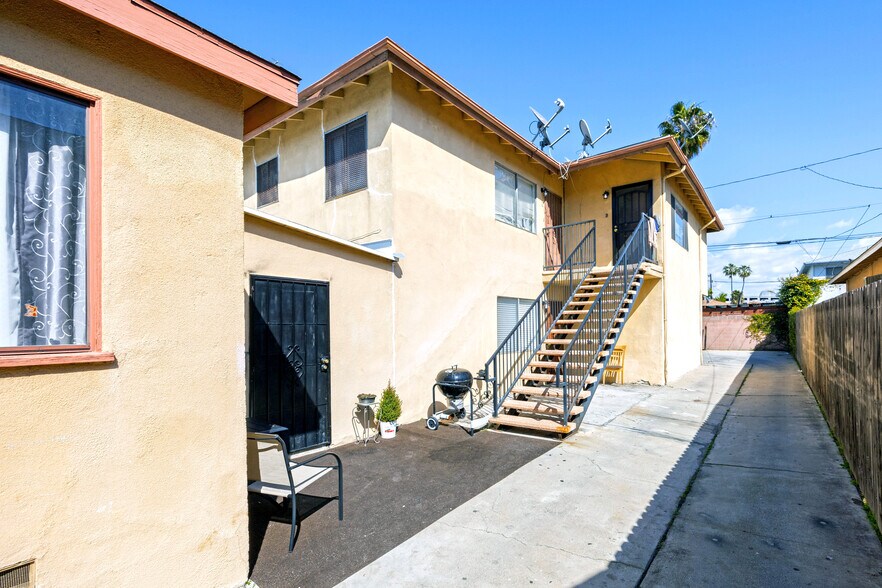 More Photos Of 12506 Kornblum Ave, Hawthorne Apartments For Sale