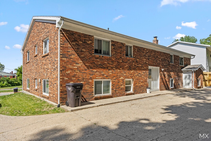 More Photos Of 1860 Prairie Pky SW, Wyoming Apartments For Sale