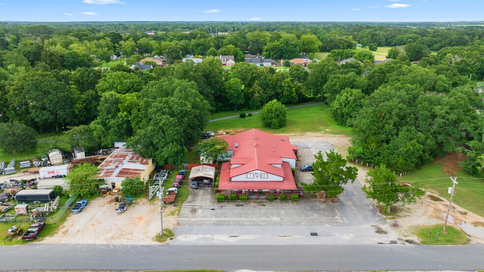 More Photos Of 22288 Pine St, Robertsdale Restaurant For Sale