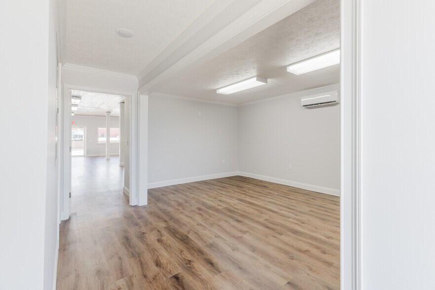 More Photos Of 501 W Forsyth St, Americus General Retail For Sale