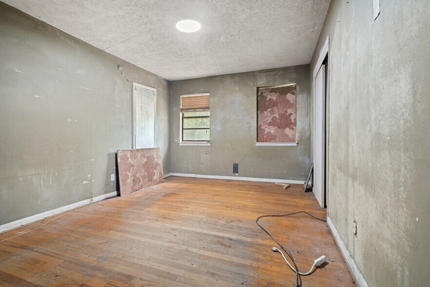 More Photos Of 410 Ellis Ave, Red Oak Land For Sale