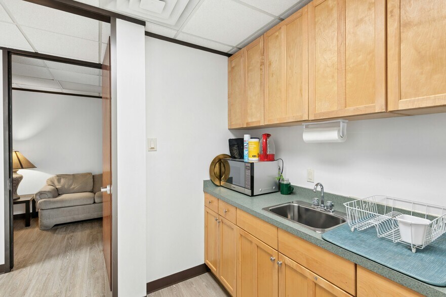 More Photos Of 3200 Steck Ave, Austin Office For Sale