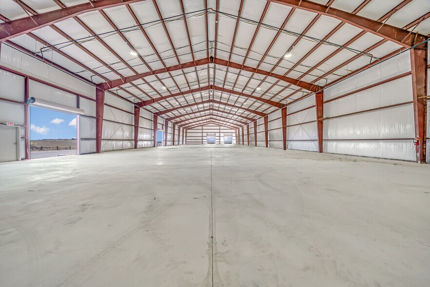 More Photos Of 3411 FM465, Seguin Warehouse For Lease