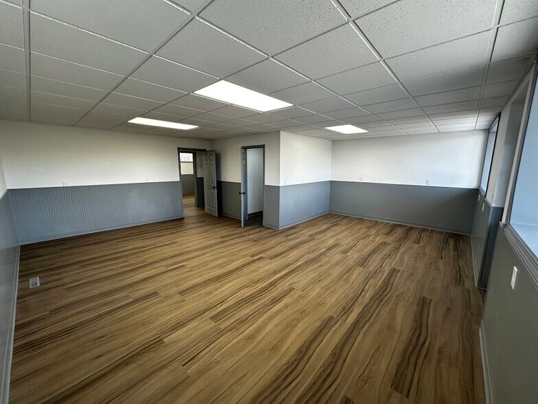 More Photos Of 2852 N Biagio, Ozark Office For Lease