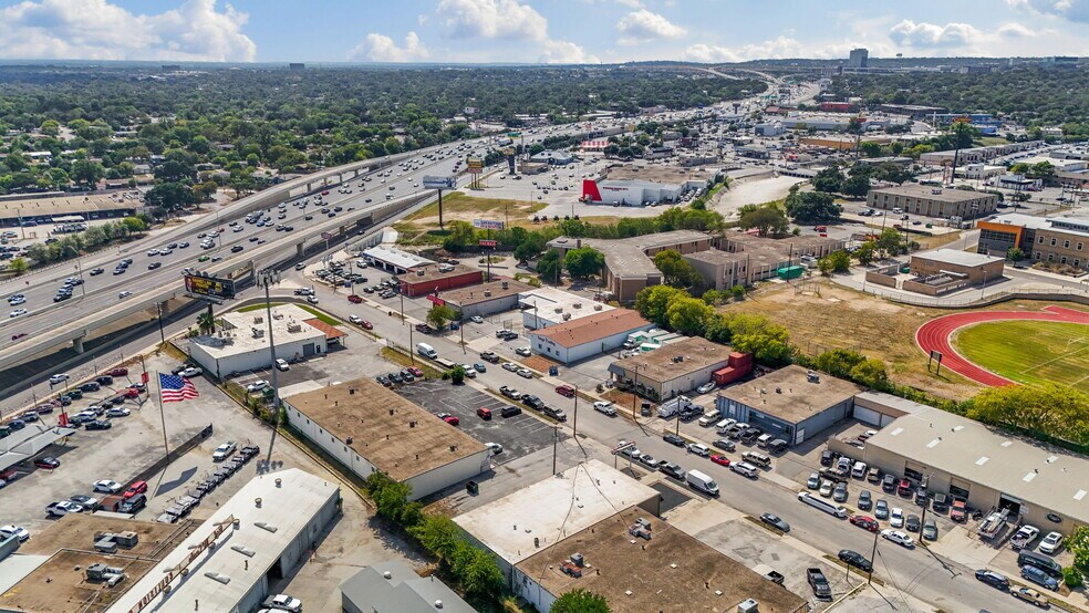 More Photos Of 8402 Speedway Dr, San Antonio Warehouse For Sale