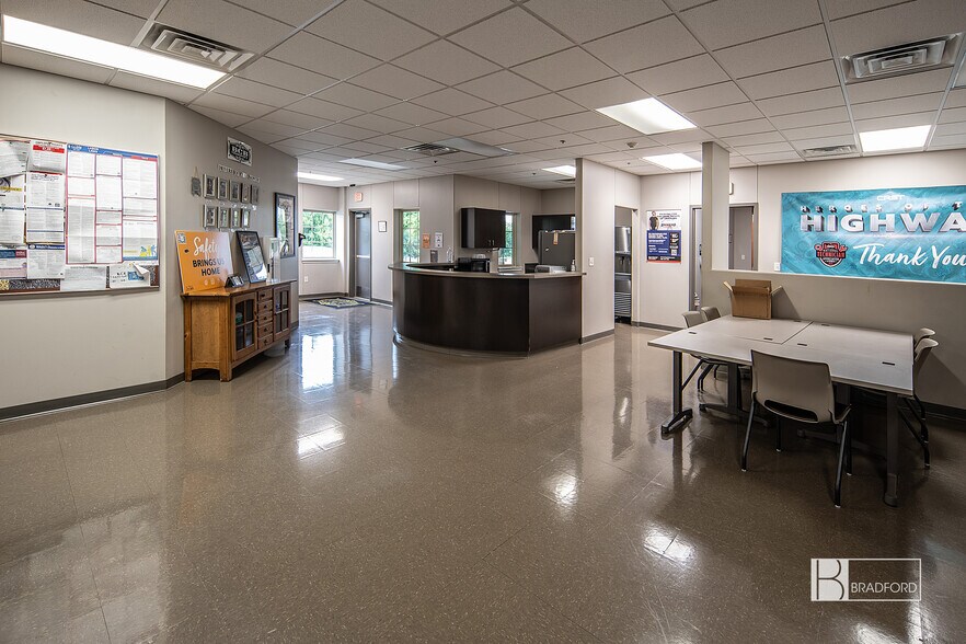 More Photos Of 221 Airport Dr, Mansfield Unknown For Lease