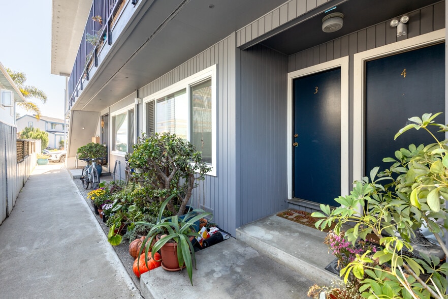 More Photos Of 140 Bay St, Santa Cruz Apartments For Sale