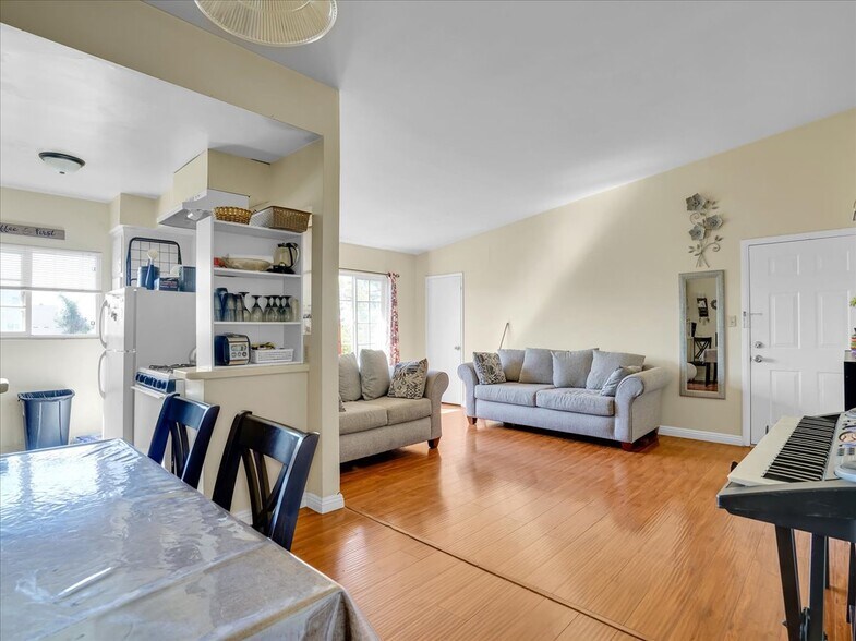 More Photos Of 1042 S Oxford Ave, Los Angeles Apartments For Sale