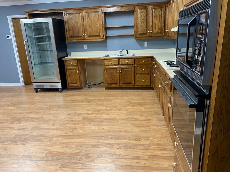 More Photos Of 4352 Canton Hwy, Cumming Warehouse For Sale