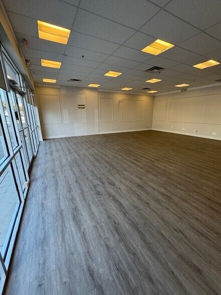 More Photos Of 10581 Ulmerton Rd, Largo Unknown For Lease